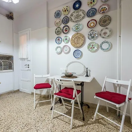 Centre Flat 2 Min. From Evangelismos Metro