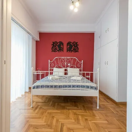 Centre Flat 2 Min. From Evangelismos Metro * Athens